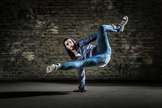 Bùng Nổ Cùng 100+ Vũ điệu Breakdance Cực Chất