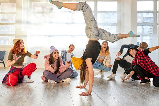 Bùng Nổ Cùng 100+ Vũ điệu Breakdance Cực Chất