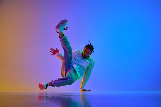 Bùng Nổ Cùng 100+ Vũ điệu Breakdance Cực Chất