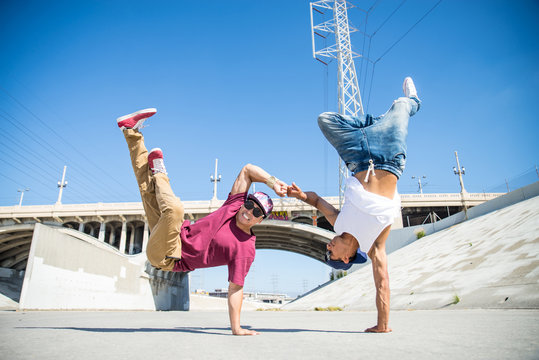Bùng Nổ Cùng 100+ Vũ điệu Breakdance Cực Chất