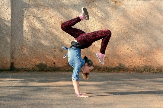 Bùng Nổ Cùng 100+ Vũ điệu Breakdance Cực Chất