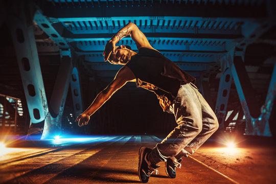 Bùng Nổ Cùng 100+ Vũ điệu Breakdance Cực Chất