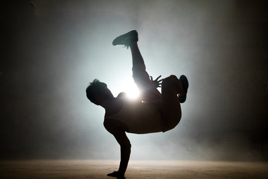 Bùng Nổ Cùng 100+ Vũ điệu Breakdance Cực Chất
