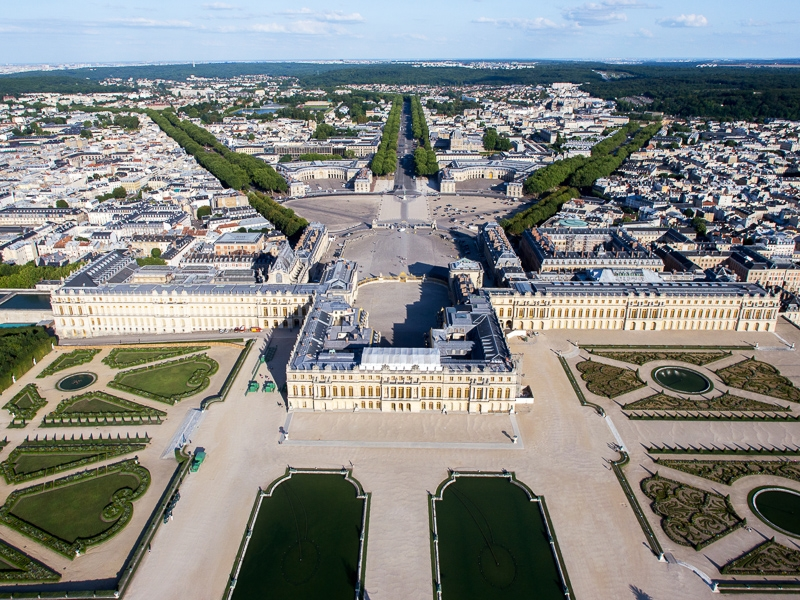 Toàn cảnh Lâu đài Versailles từ trên cao