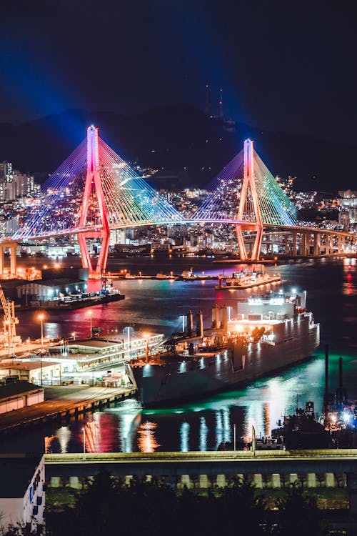 Cầu cảng Busan về đêm